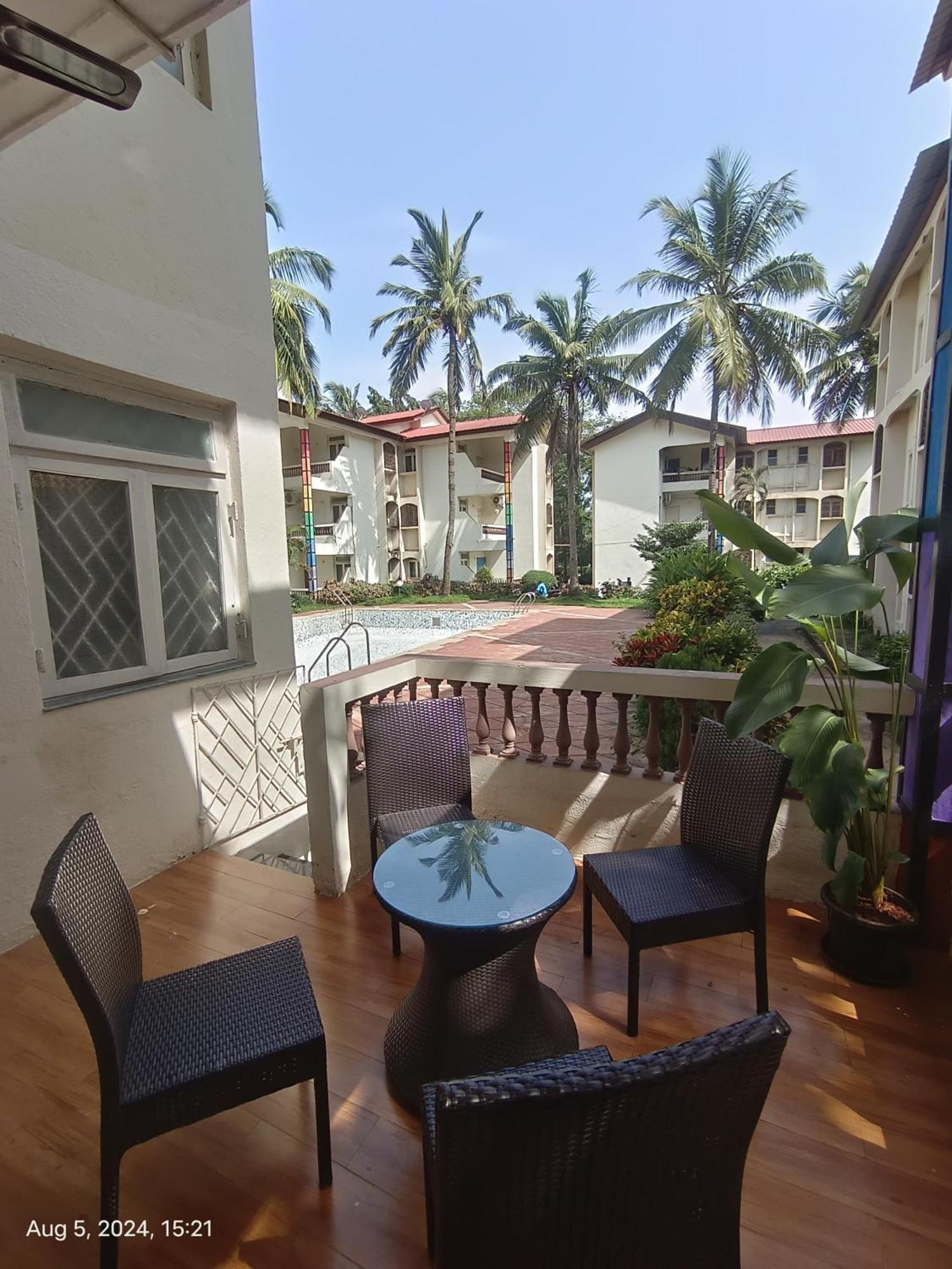 Poolside Apartment - Bliss By The Pool Candolim Goa Exterior photo